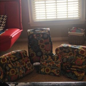 5 piece Vera Bradley luggage set!!!
